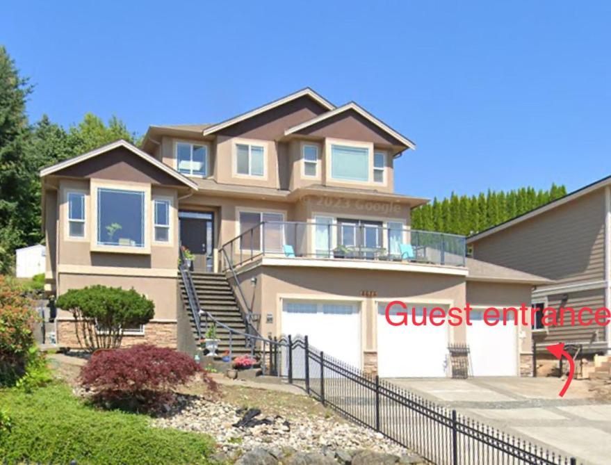Private 2 Bedrooms Suite Near Hwy 1, Cultus Lake, Heritage Park, Fishing, Coliseum Chilliwack Exterior photo