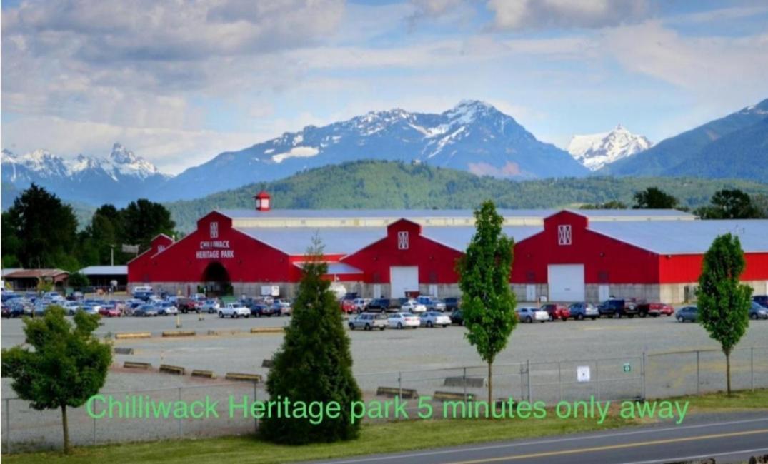 Private 2 Bedrooms Suite Near Hwy 1, Cultus Lake, Heritage Park, Fishing, Coliseum Chilliwack Room photo